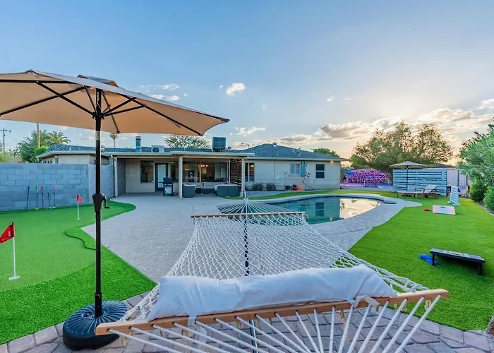 Holiday home Pickleball, Sparkling Pool, Mini Putt And Sleeps14 Phoenix