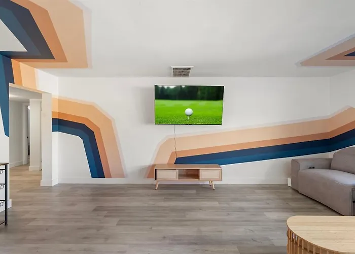 Pickleball, Sparkling Pool, Mini Putt And Sleeps14 *