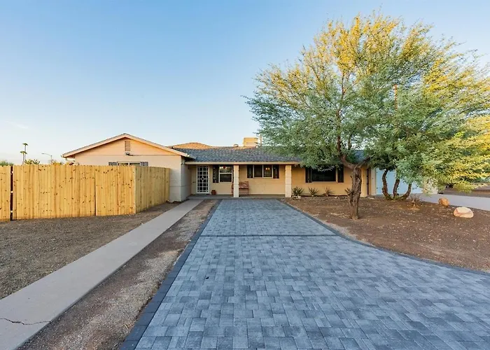Holiday home Pickleball, Sparkling Pool, Mini Putt And Sleeps14
