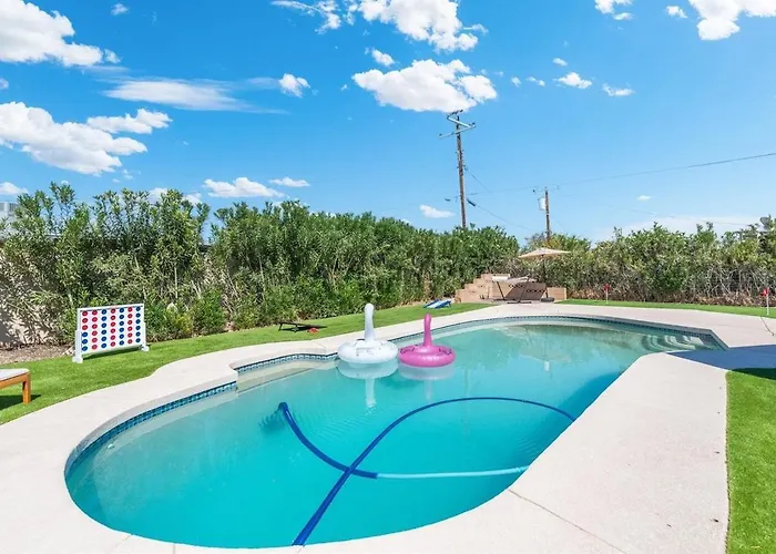 Holiday home Pickleball, Sparkling Pool, Mini Putt And Sleeps14 *