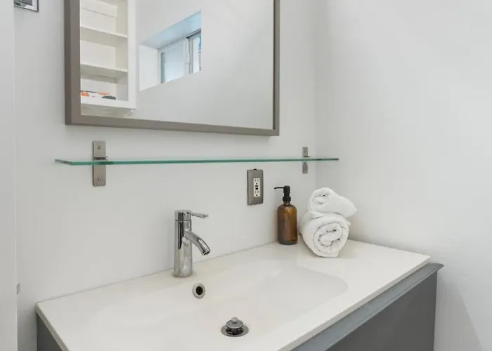 Pickleball, Sparkling Pool, Mini Putt And Sleeps14 Phoenix