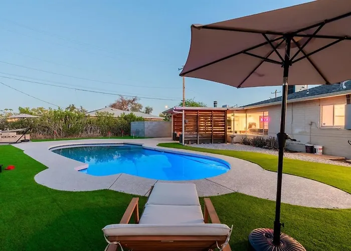 Pickleball, Sparkling Pool, Mini Putt And Sleeps14 * Phoenix