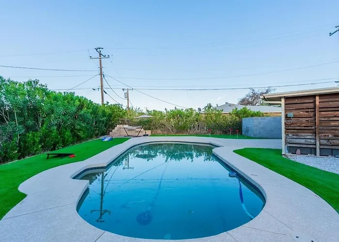 Holiday home Pickleball, Sparkling Pool, Mini Putt And Sleeps14