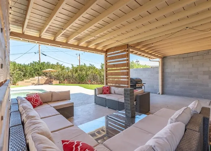 Holiday home Pickleball, Sparkling Pool, Mini Putt And Sleeps14 Phoenix