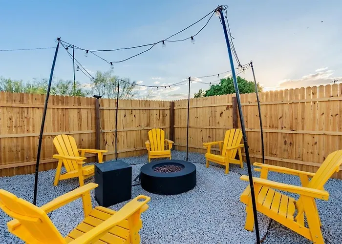 Holiday home Pickleball, Sparkling Pool, Mini Putt And Sleeps14