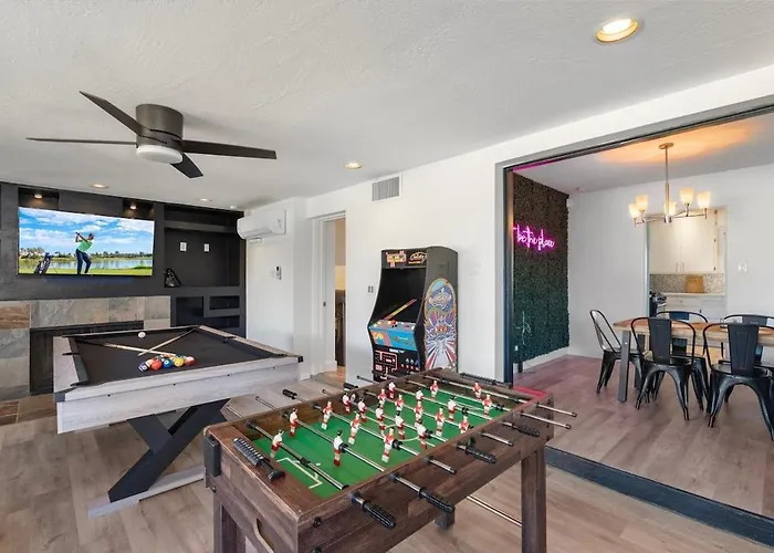 Holiday home Pickleball, Sparkling Pool, Mini Putt And Sleeps14 Phoenix