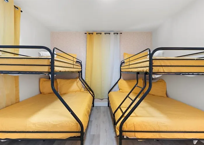 Pickleball, Sparkling Pool, Mini Putt And Sleeps14 *